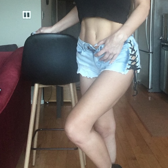 Jean Booty shorts - Picture 4 of 4